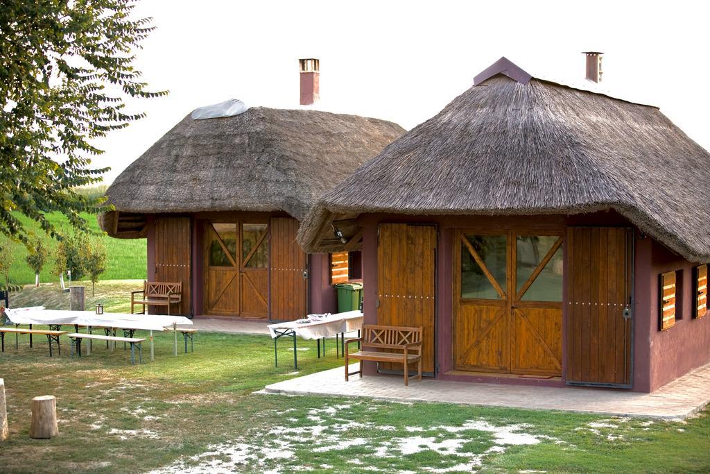 Agriturismo Bassara Le Capanne Argenta Eksteriør billede